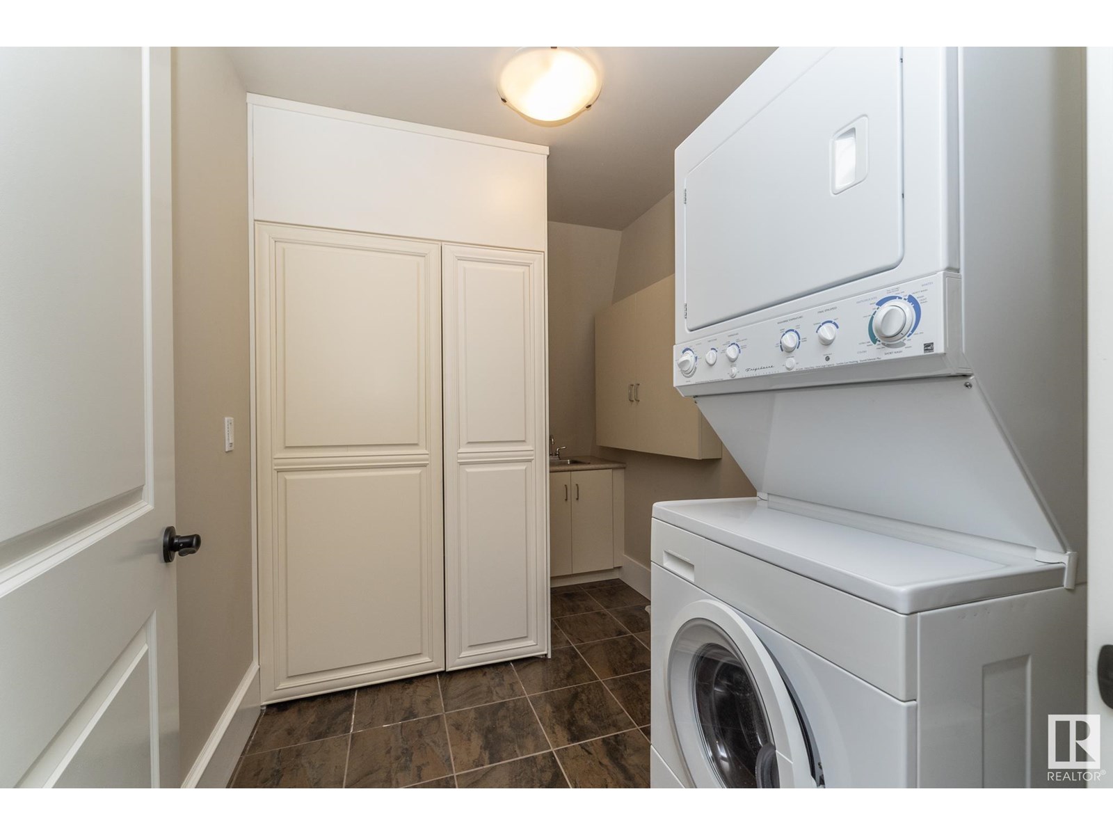 Photo 41 of 63 Fairway Dr Nw, Edmonton AB