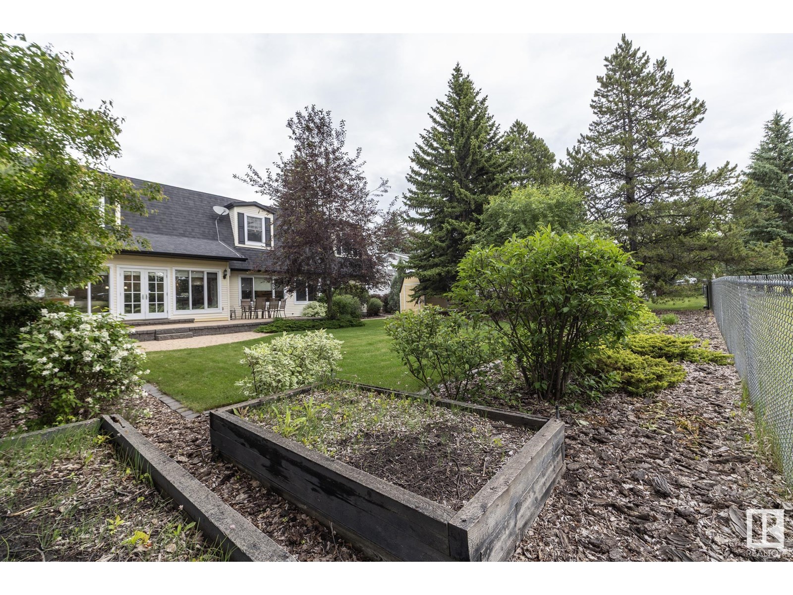Photo 67 of 63 Fairway Dr Nw, Edmonton AB