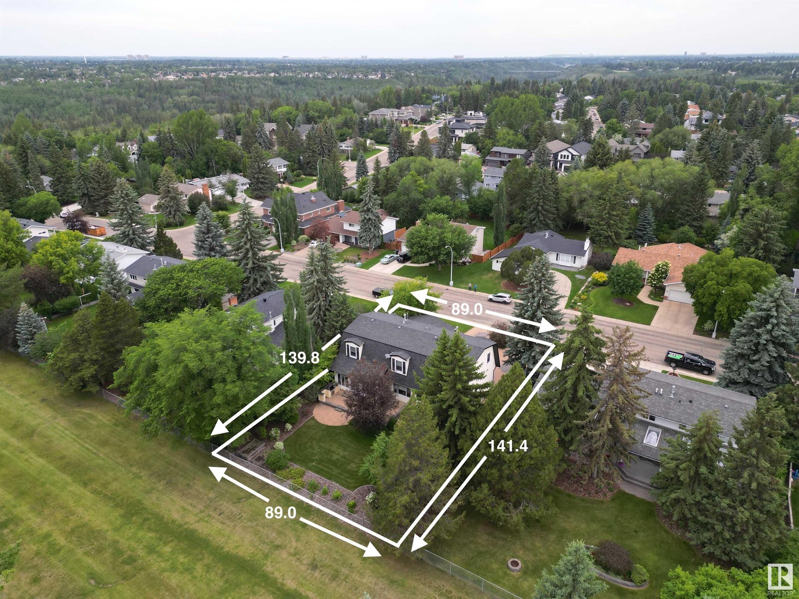 Photo 3 of 63 Fairway Dr Nw, Edmonton AB