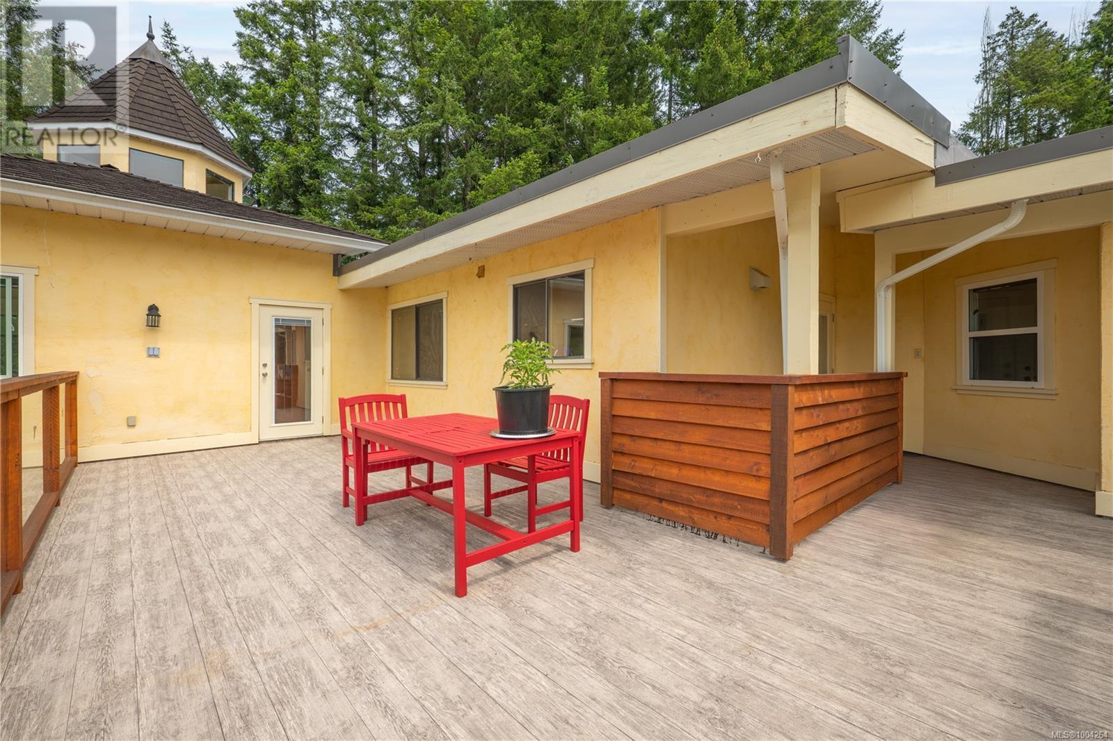 2439 Calais Rd, Duncan