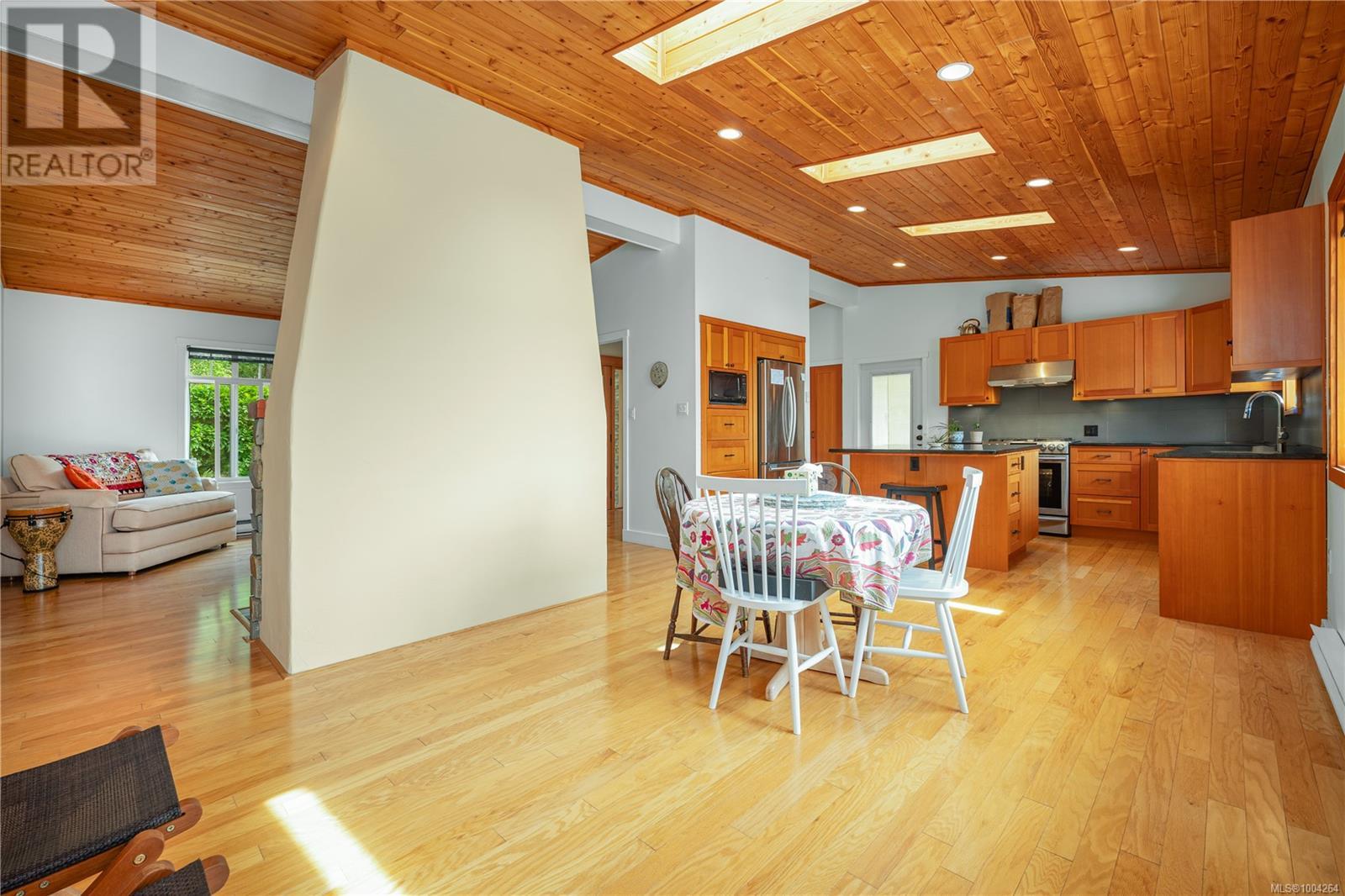 2439 Calais Rd, Duncan