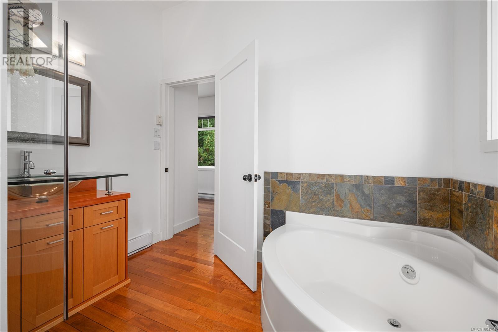 2439 Calais Rd, Duncan