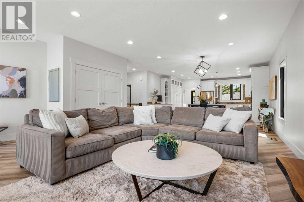 Single Family House Bungalow for Sale in  Granlea Place SW Glendale Calgary 