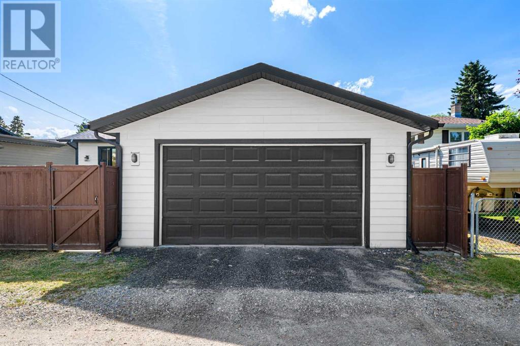 Single Family House Bungalow for Sale in  Granlea Place SW Glendale Calgary 