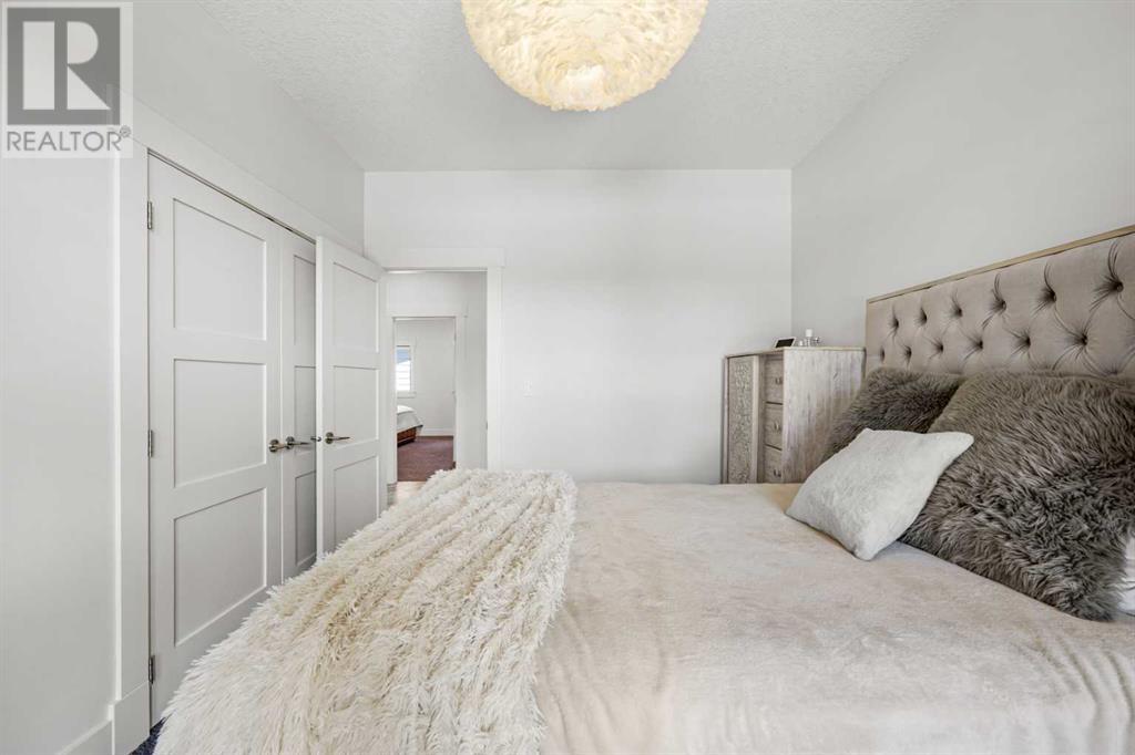 Single Family House Bungalow for Sale in  Granlea Place SW Glendale Calgary 