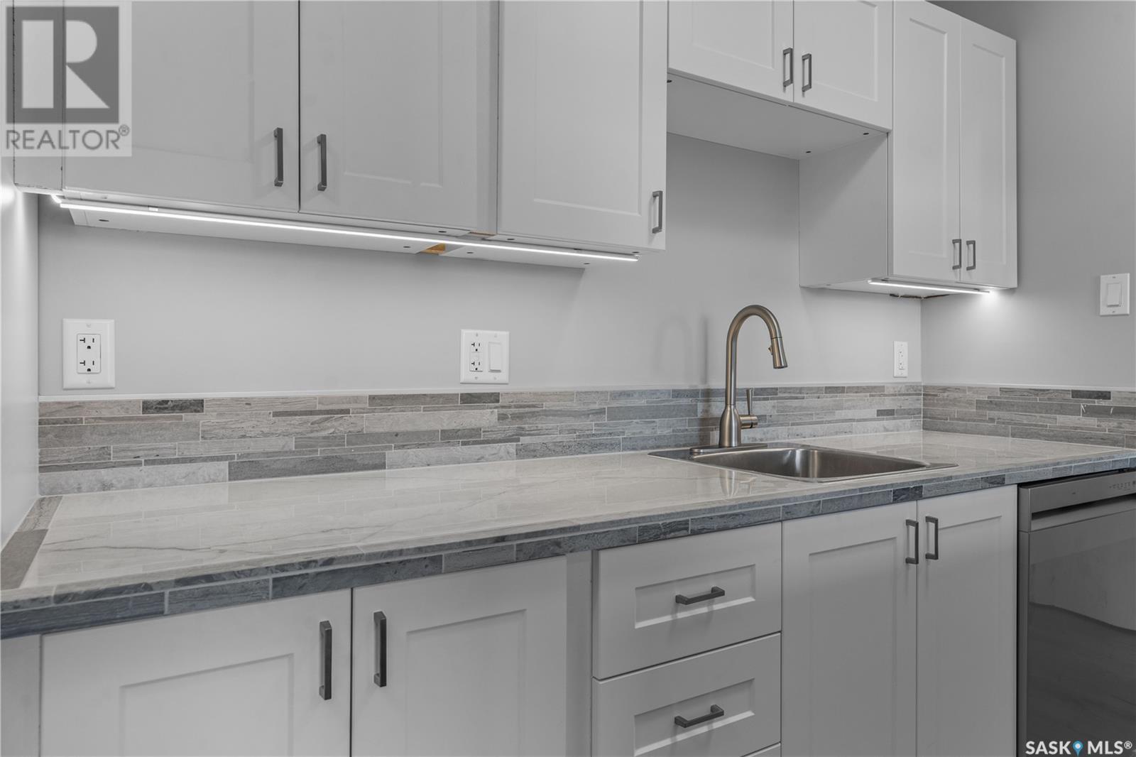 Single Family House High rise for Sale in   Gordon ROAD Regina 