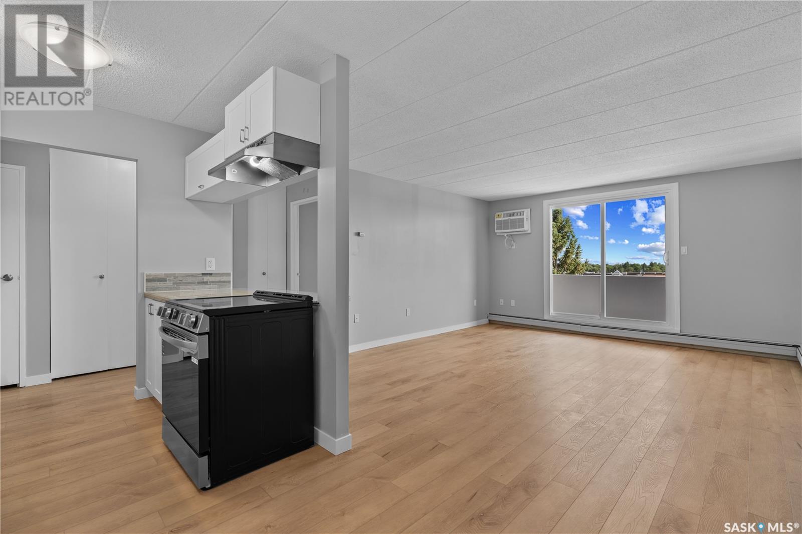 Single Family House High rise for Sale in   Gordon ROAD Regina 
