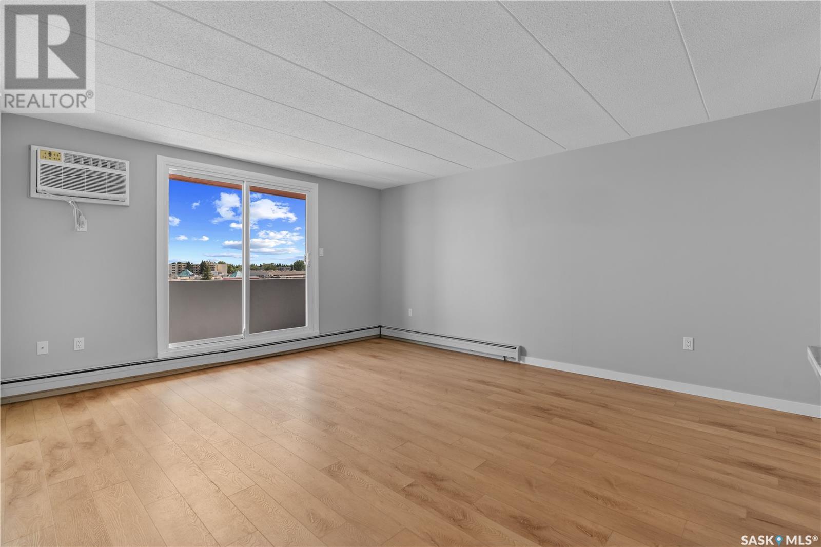 Single Family House High rise for Sale in   Gordon ROAD Regina 