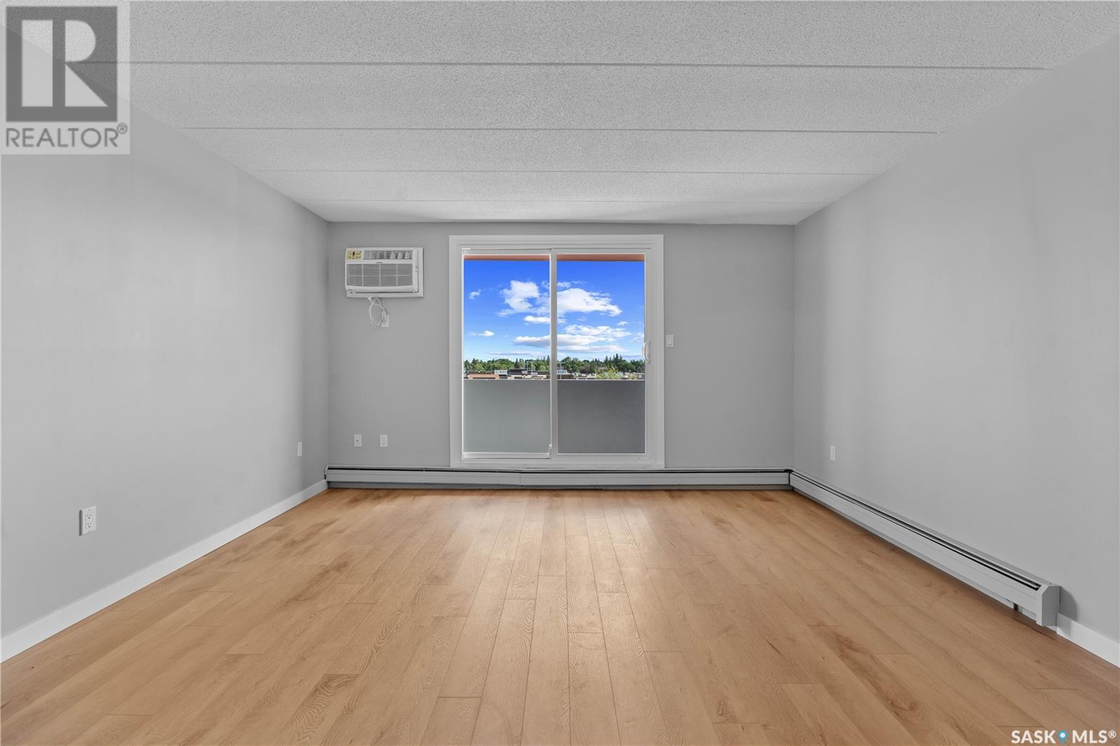 Single Family House High rise for Sale in   Gordon ROAD Regina 