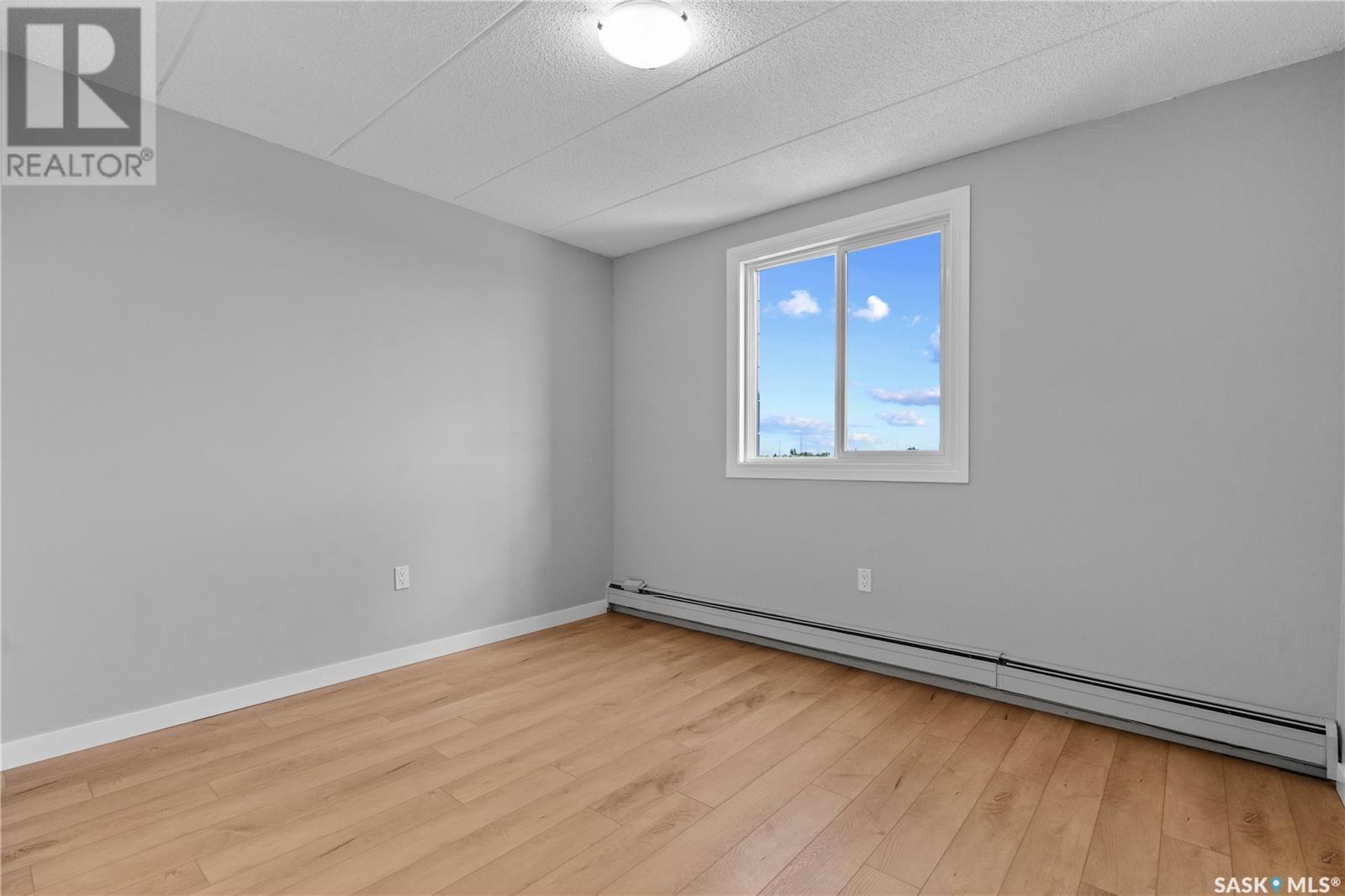 Single Family House High rise for Sale in   Gordon ROAD Regina 