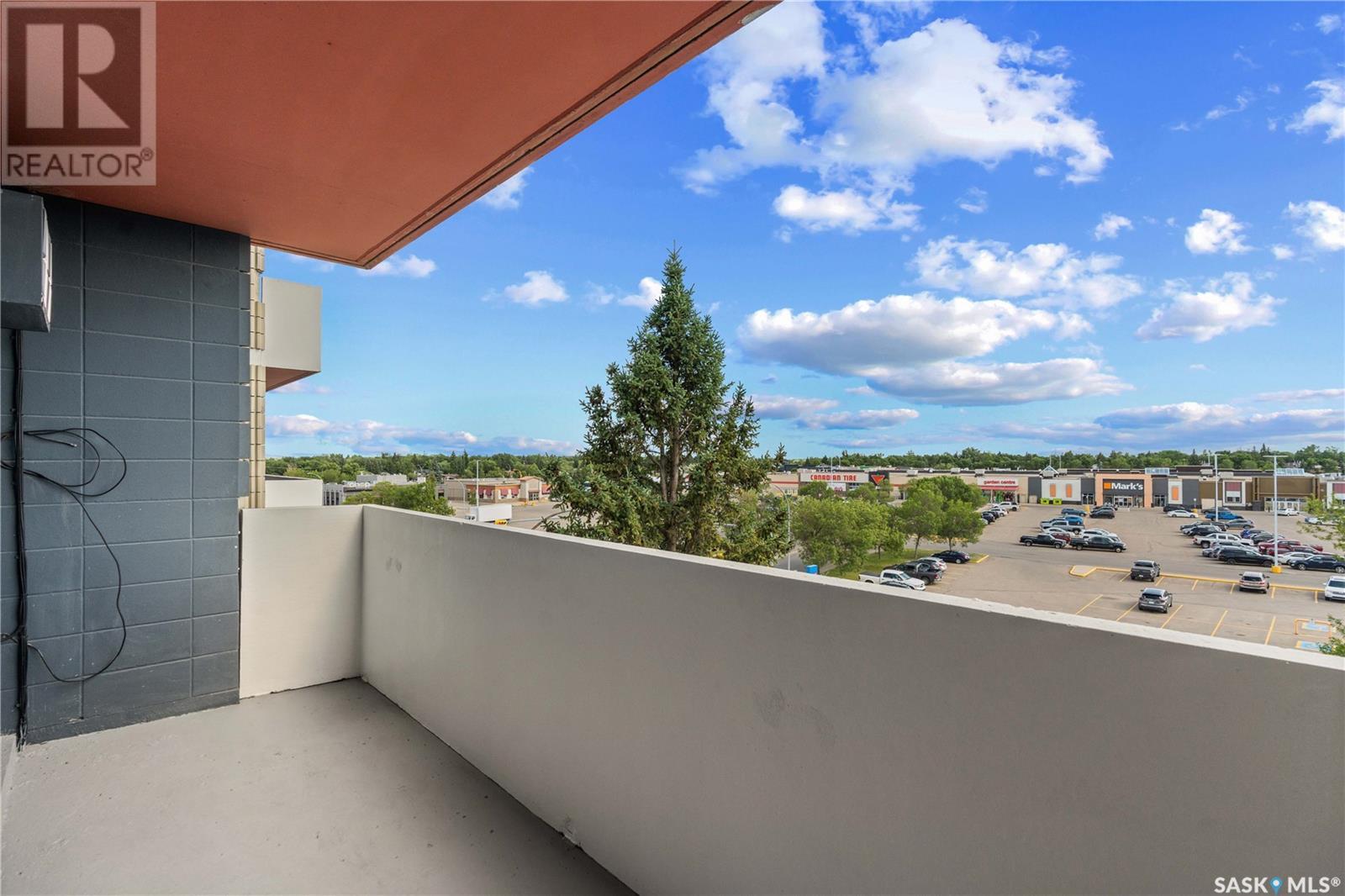 Single Family House High rise for Sale in   Gordon ROAD Regina 