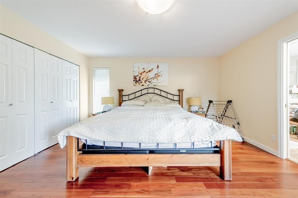 Photo 12 of 14636 18 Avenue, Surrey BC