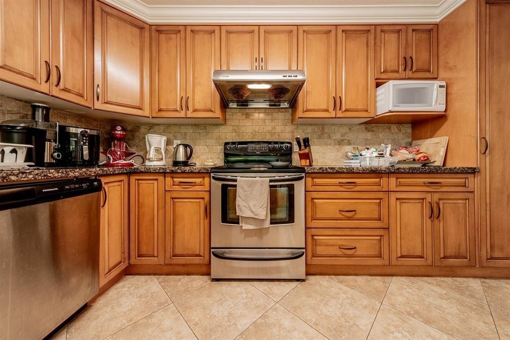 Photo 5 of 14636 18 Avenue, Surrey BC