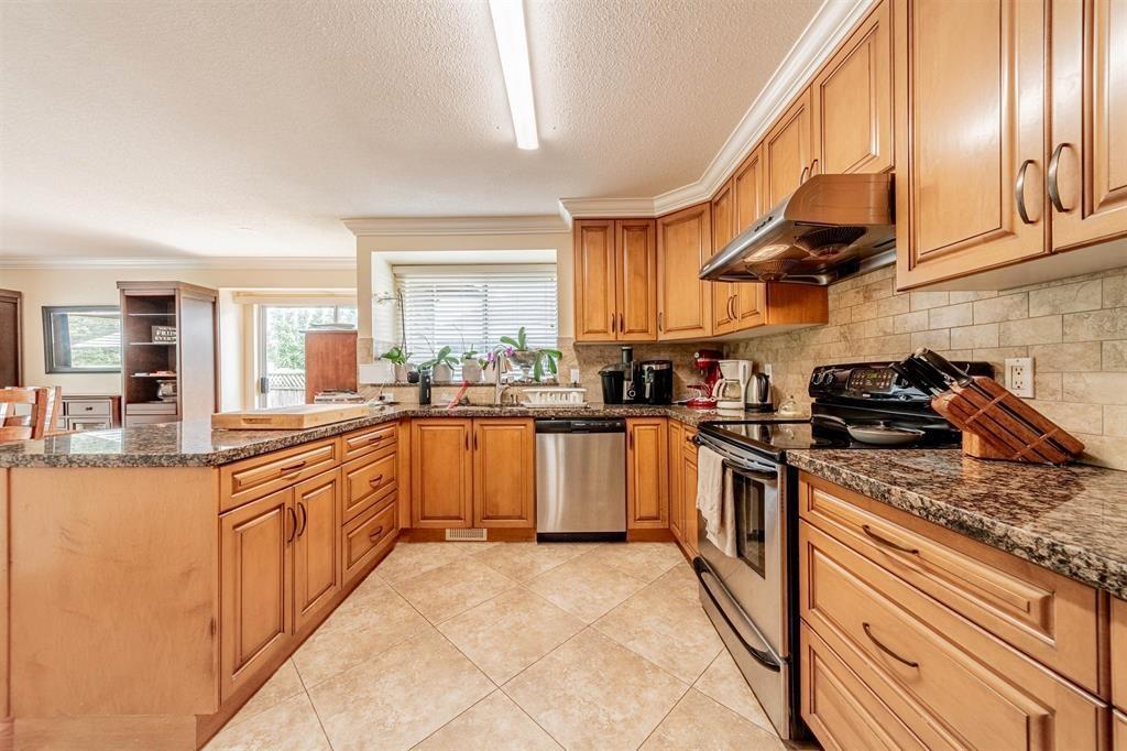 Photo 7 of 14636 18 Avenue, Surrey BC
