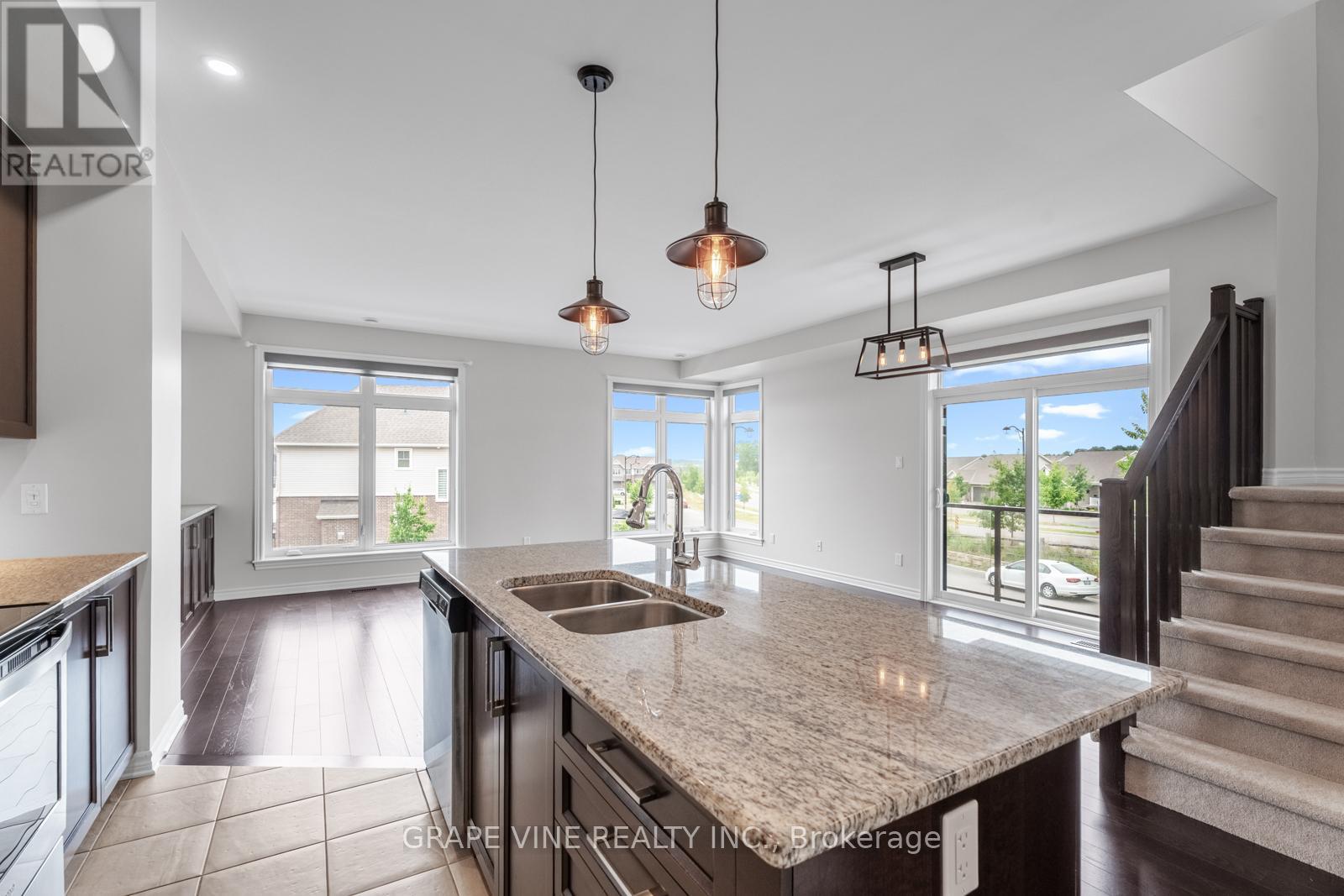 Photo 13 of 599 Cartographe Street, Ottawa ON