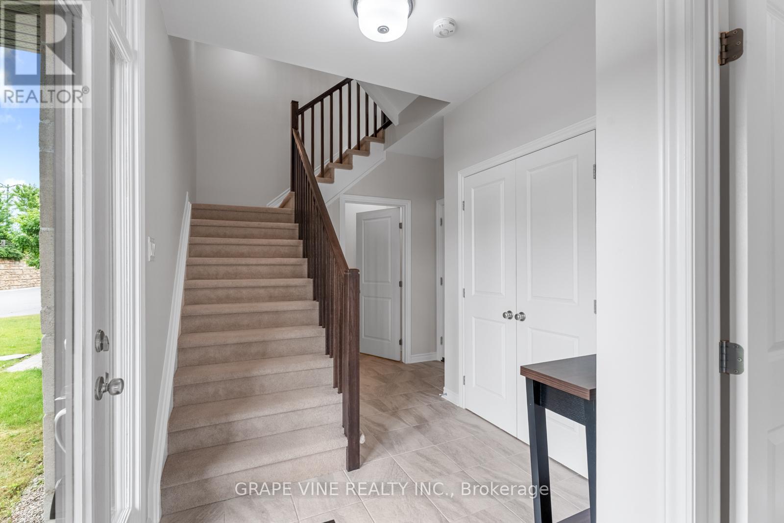 Photo 8 of 599 Cartographe Street, Ottawa ON