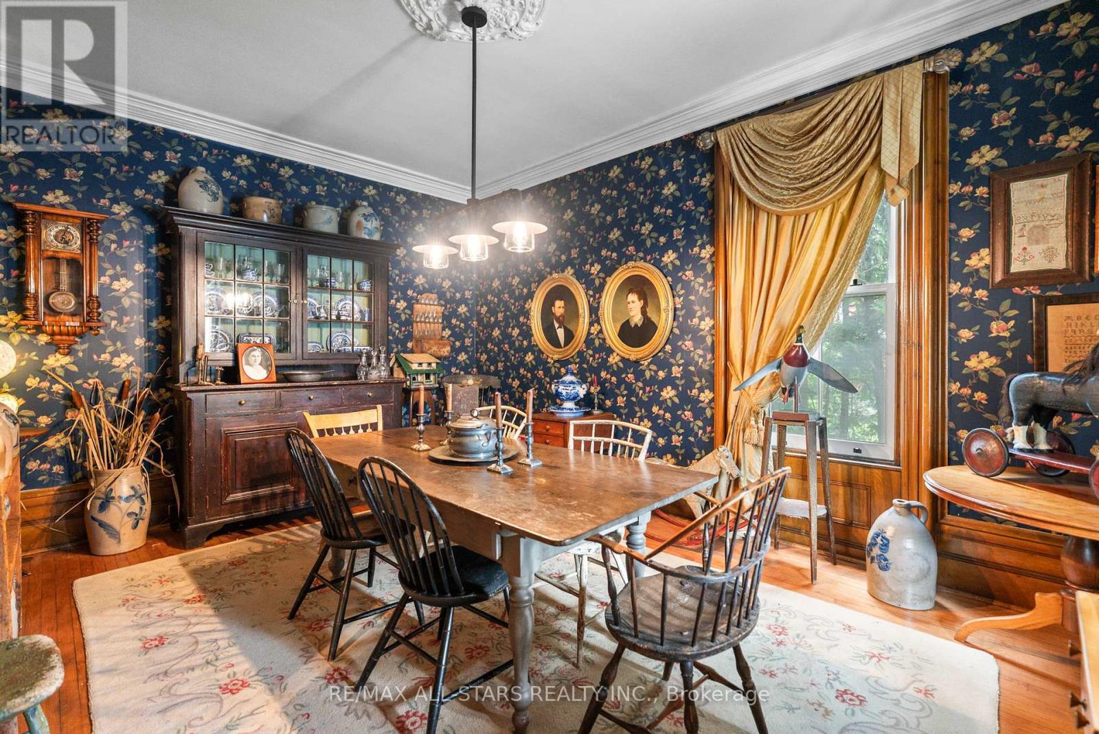 Photo 36 of 122 Brock Street E, Uxbridge ON