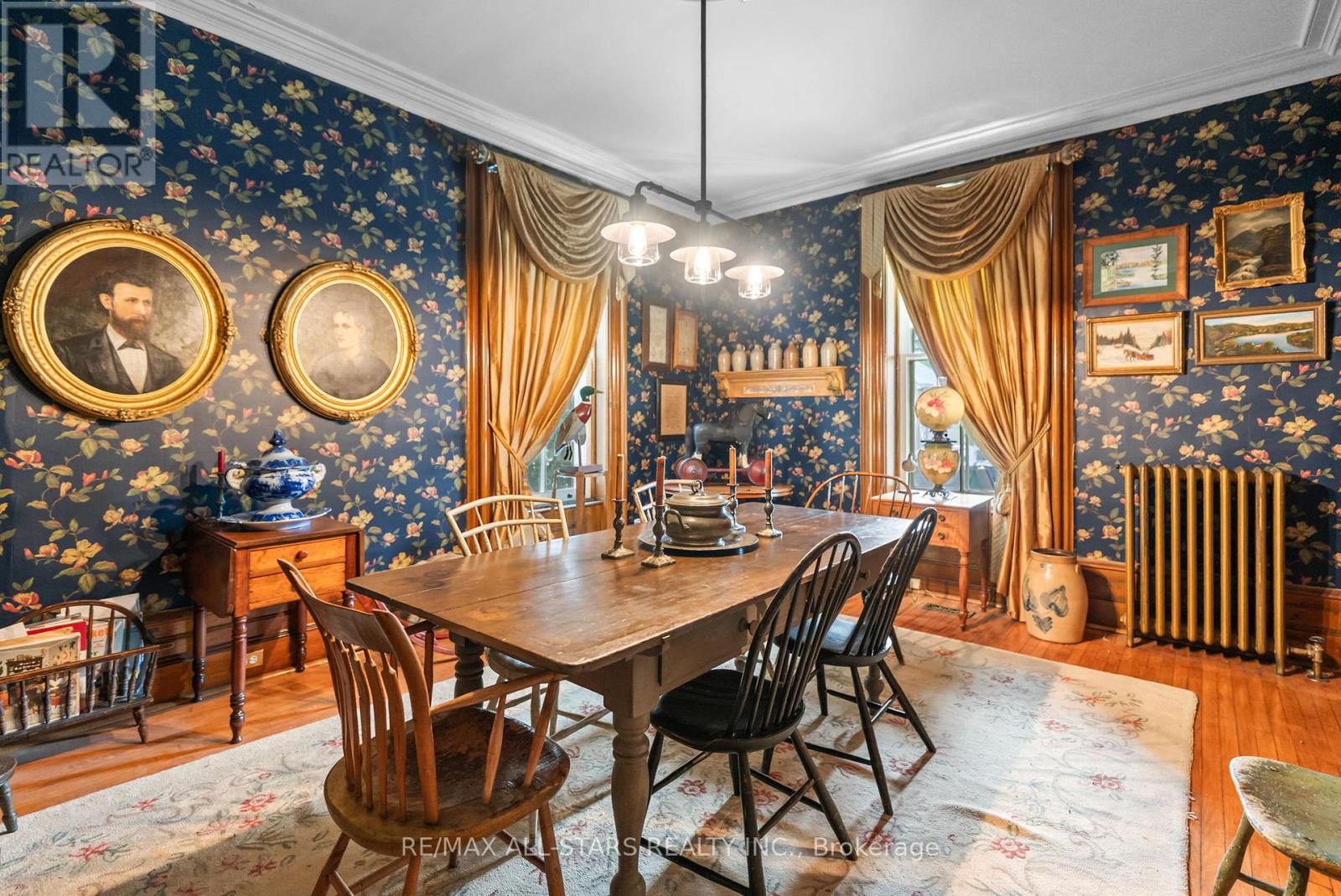 Photo 6 of 122 Brock Street E, Uxbridge ON