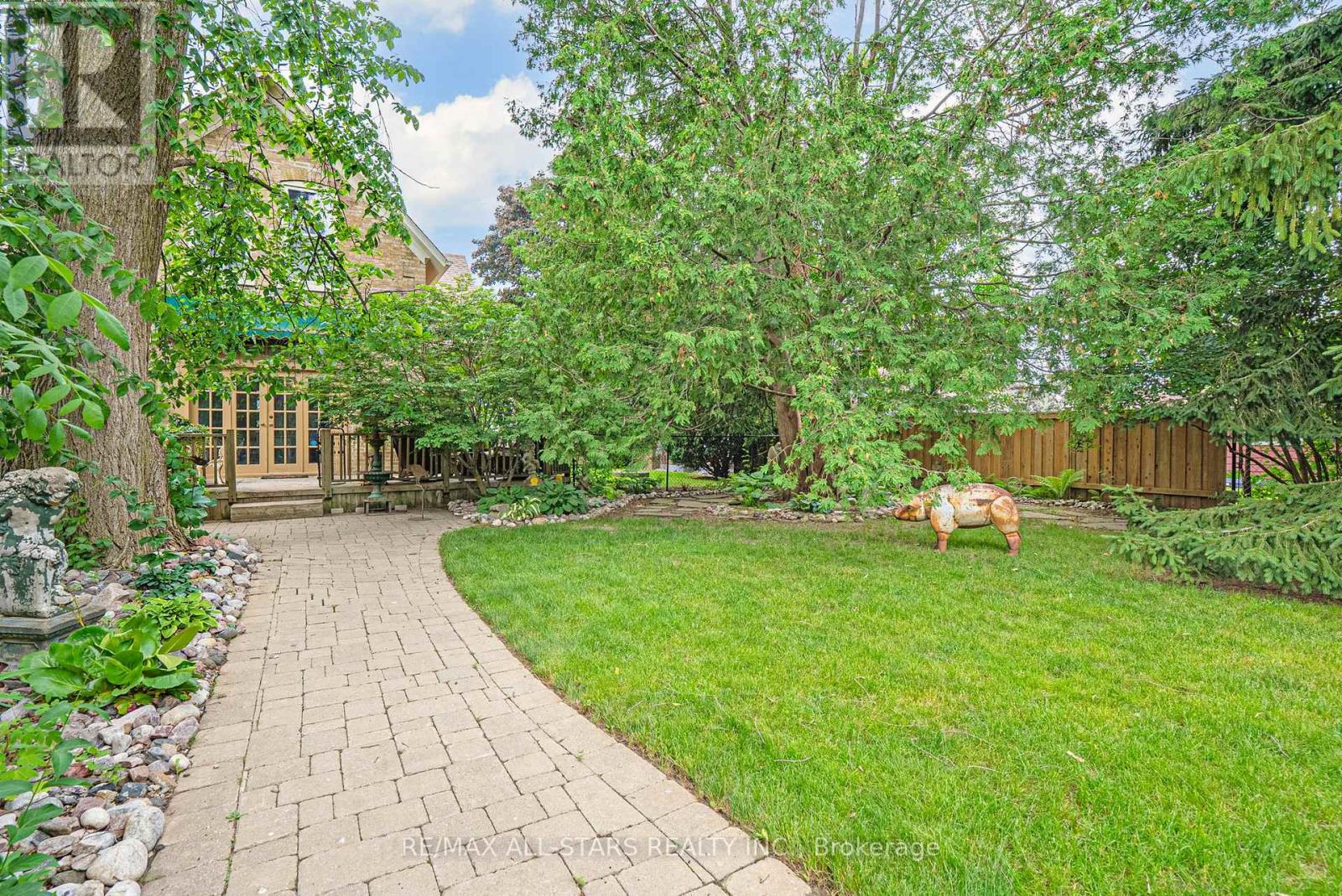 Photo 30 of 122 Brock Street E, Uxbridge ON