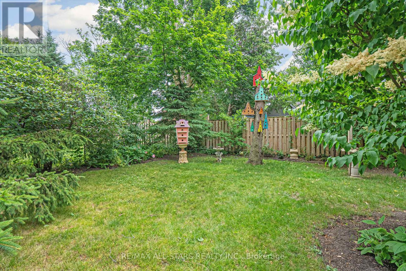 Photo 9 of 122 Brock Street E, Uxbridge ON