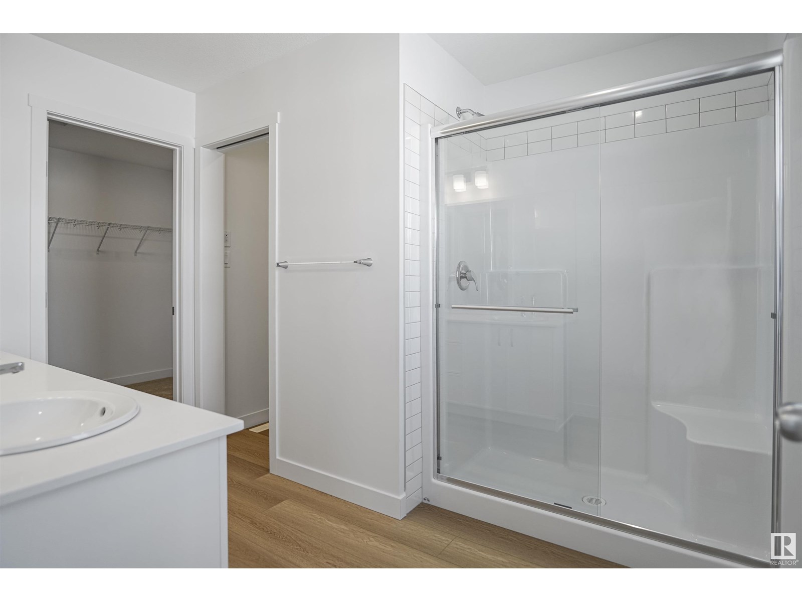 Photo 17 of 17920 70 St Nw, Edmonton AB