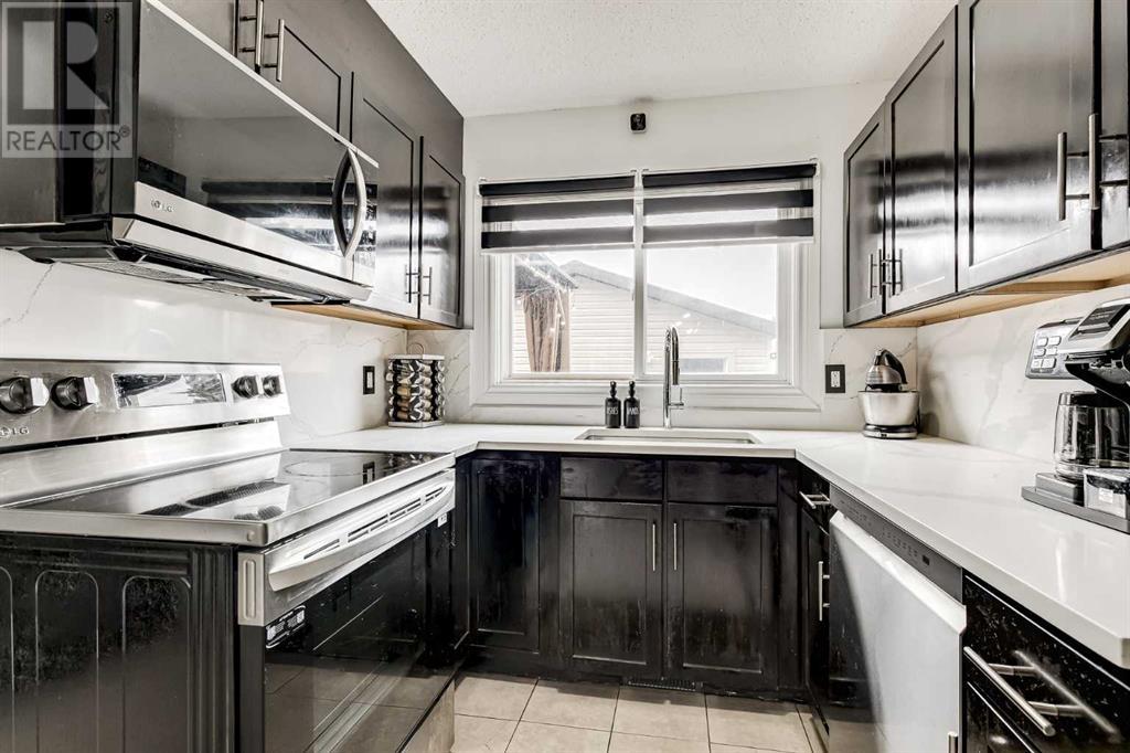 Single Family House for Sale in   Street NE Temple Calgary 