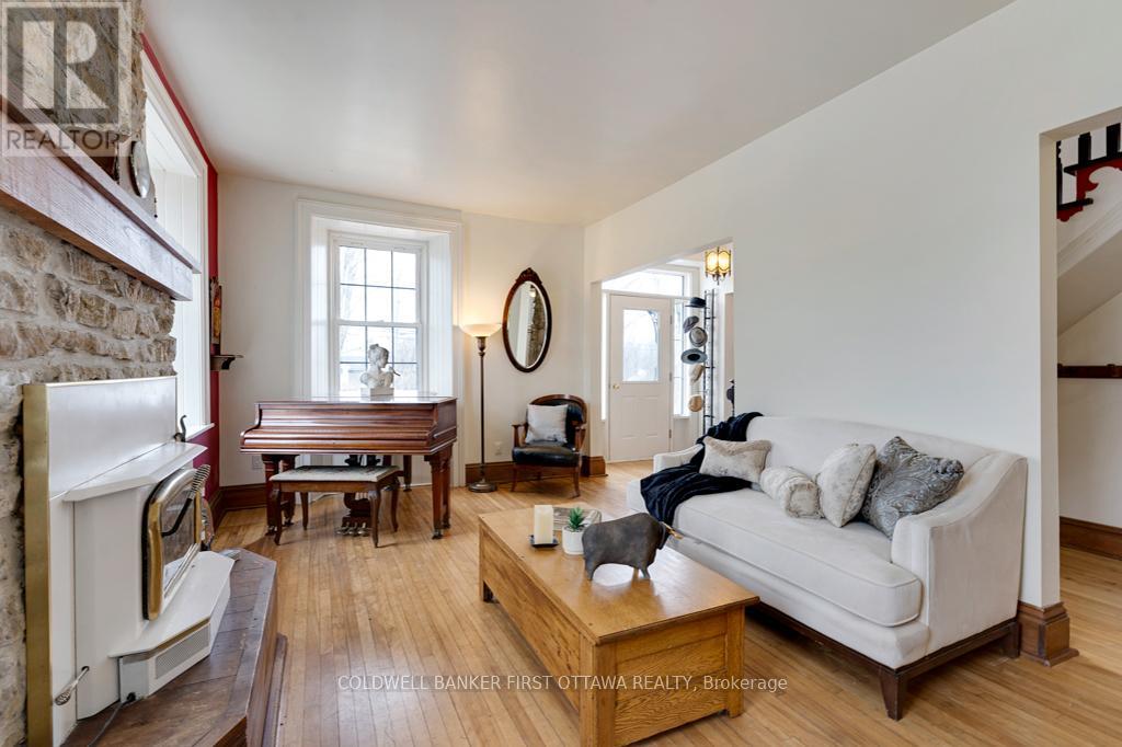 Photo 9 of 28 South Street, Drummond North Elmsley ON