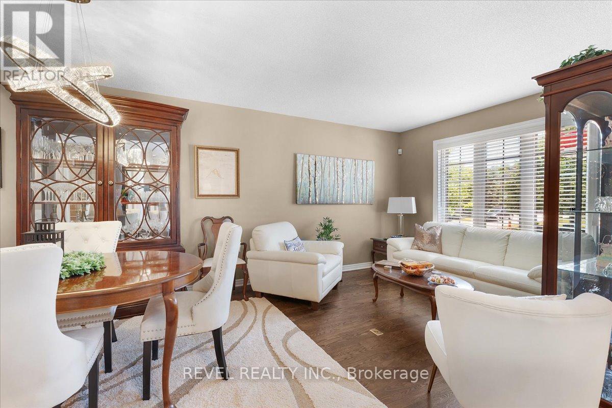Photo 25 of 17 Michaela Crescent, Pelham ON