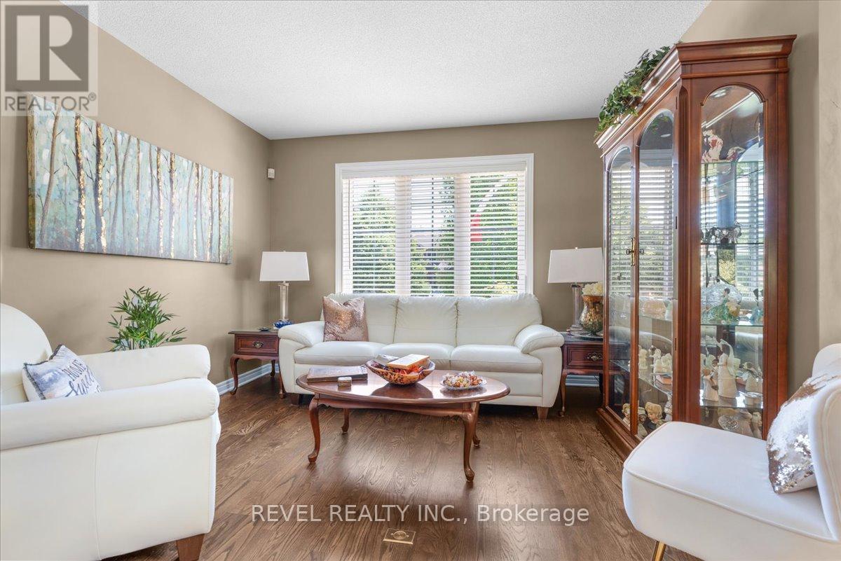 Photo 24 of 17 Michaela Crescent, Pelham ON