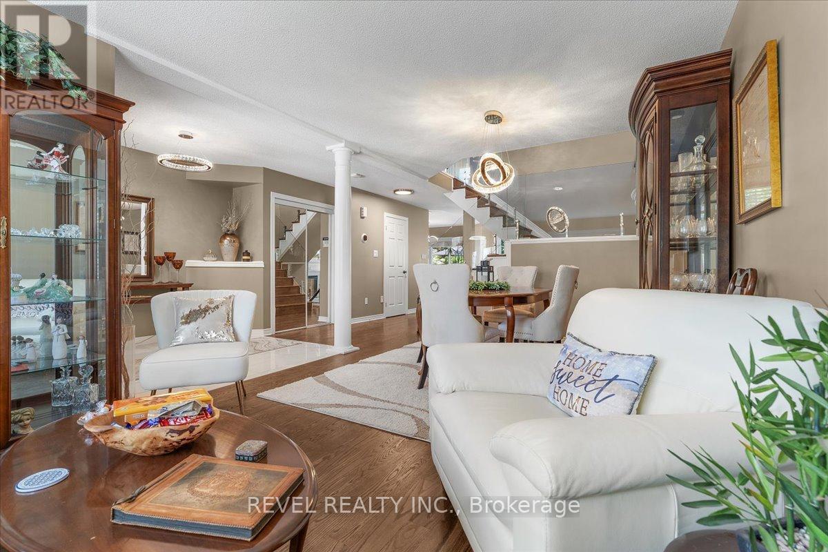Photo 13 of 17 Michaela Crescent, Pelham ON