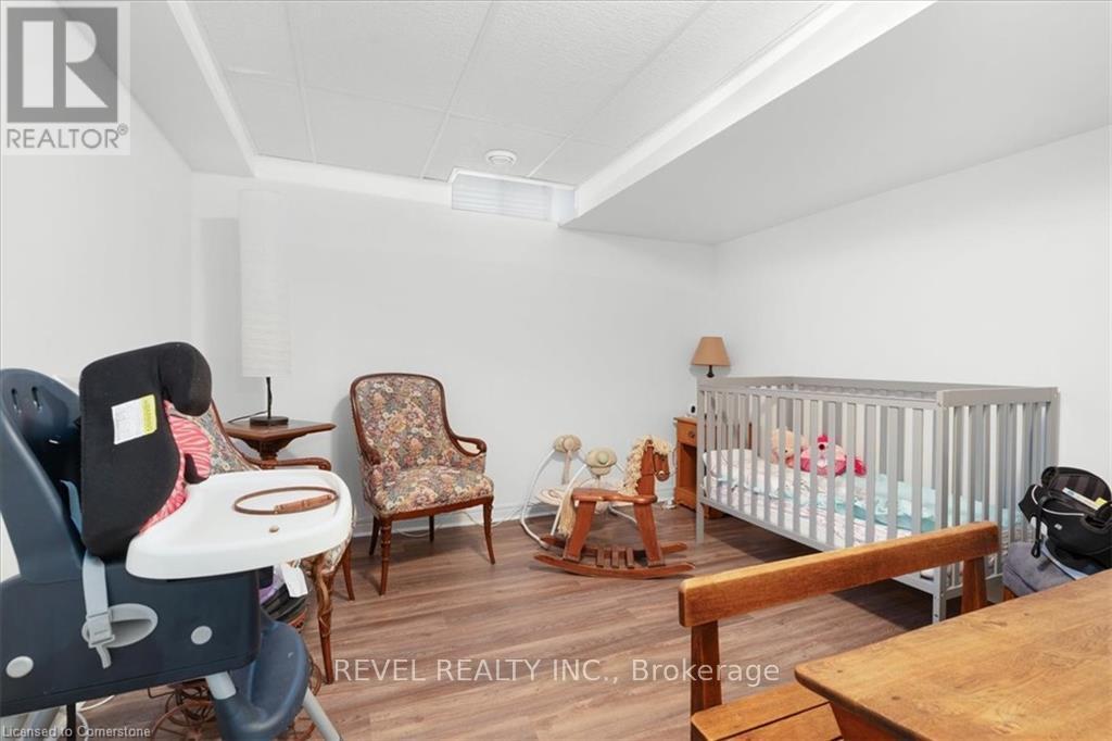 Photo 16 of 17 Michaela Crescent, Pelham ON