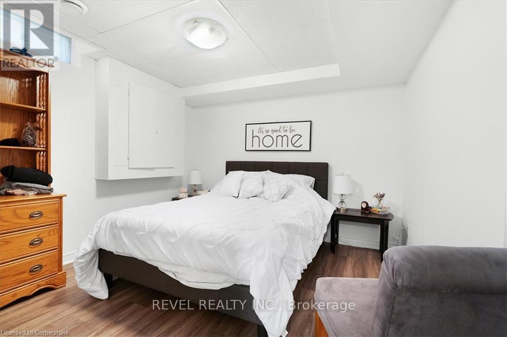 Photo 26 of 17 Michaela Crescent, Pelham ON
