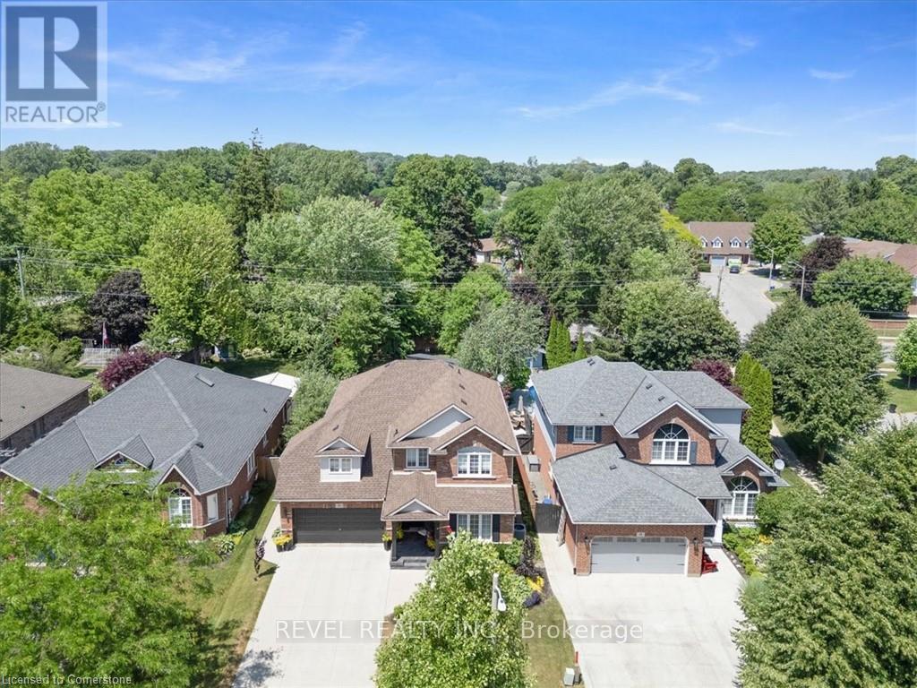 Photo 42 of 17 Michaela Crescent, Pelham ON