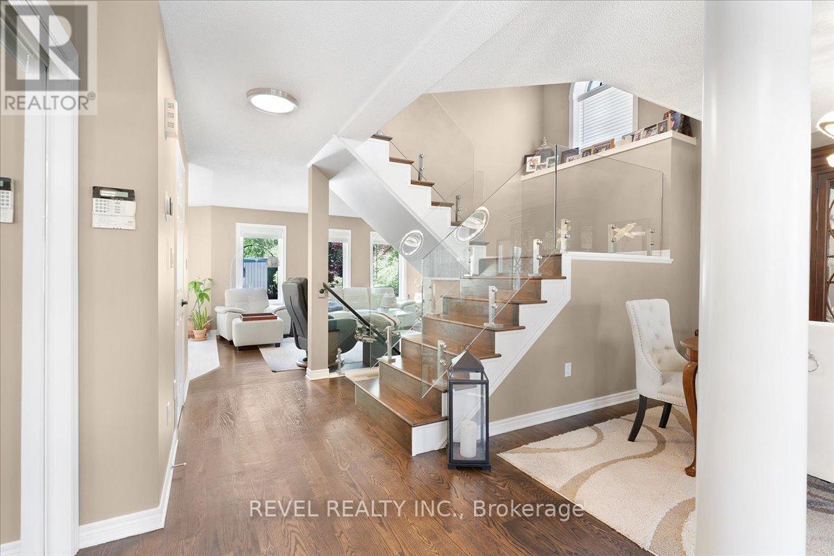 Photo 29 of 17 Michaela Crescent, Pelham ON