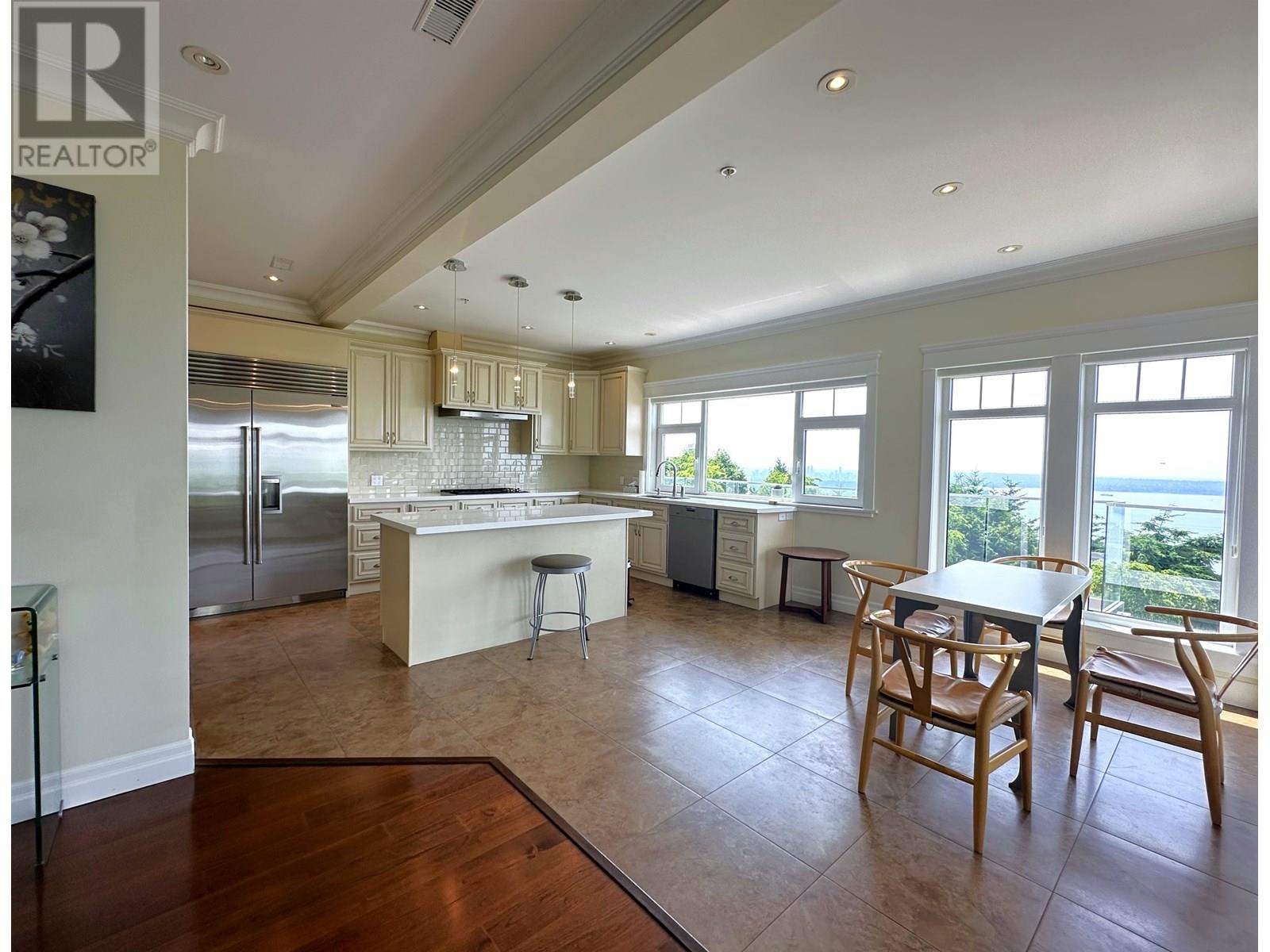 Photo 1 of 2358 Constantine Place, West Vancouver BC
