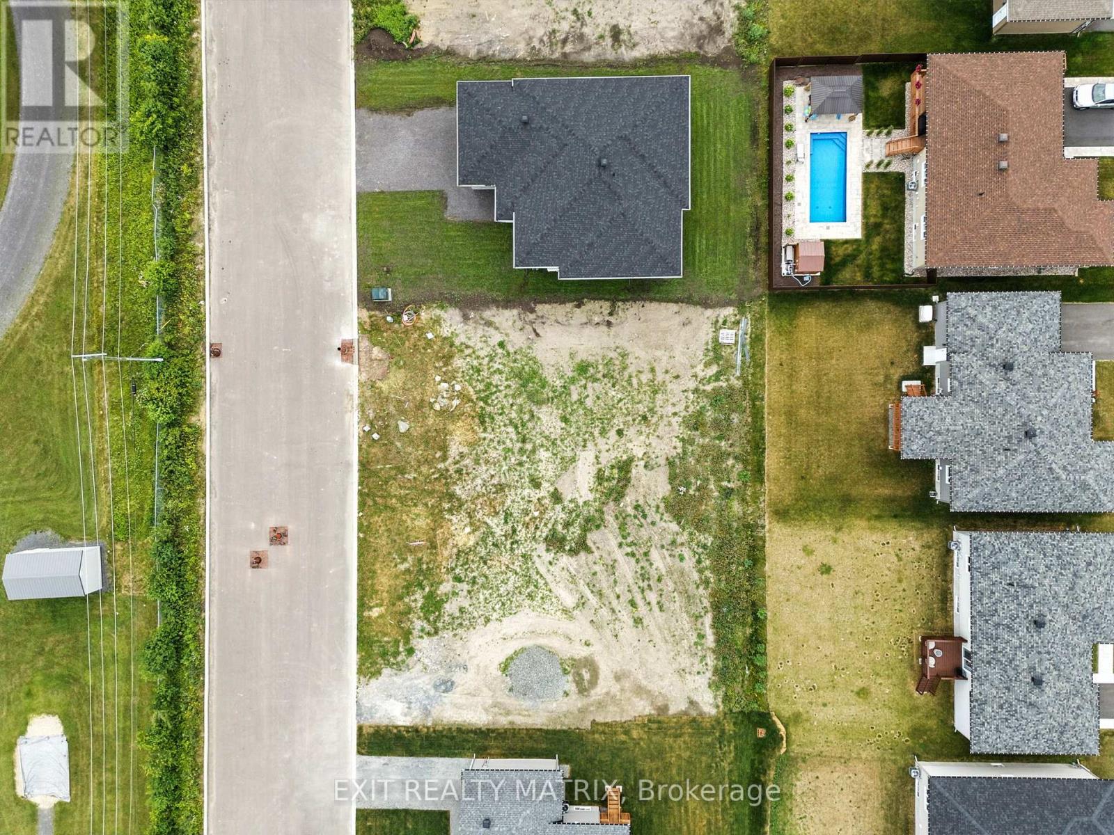 Photo 5 of 720 West Street, Hawkesbury ON