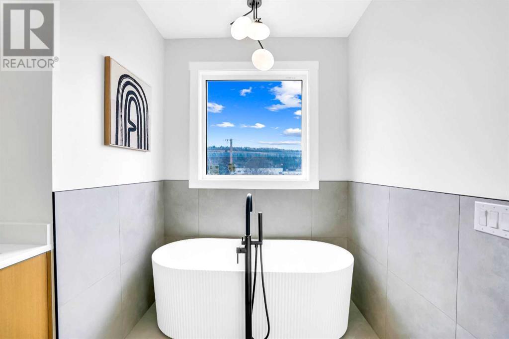 Single Family House for Sale in   Avenue NW Montgomery Calgary 