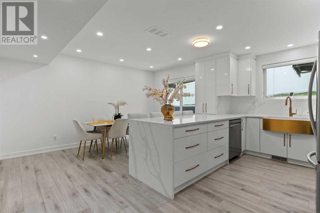 Single Family House for Sale in    Avenue NE Crescent Heights Calgary 