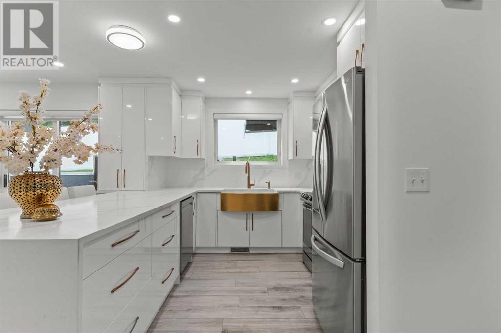 Single Family House for Sale in    Avenue NE Crescent Heights Calgary 