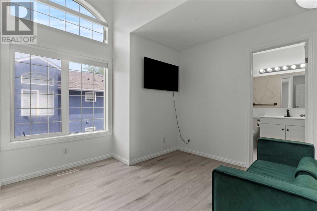 Single Family House for Sale in    Avenue NE Crescent Heights Calgary 