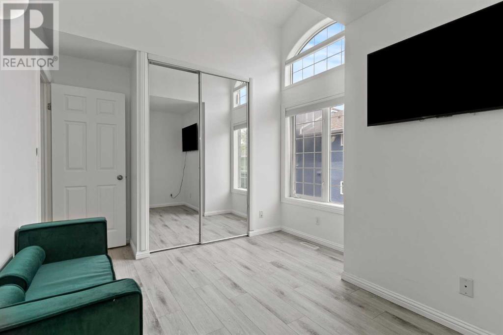 Single Family House for Sale in    Avenue NE Crescent Heights Calgary 