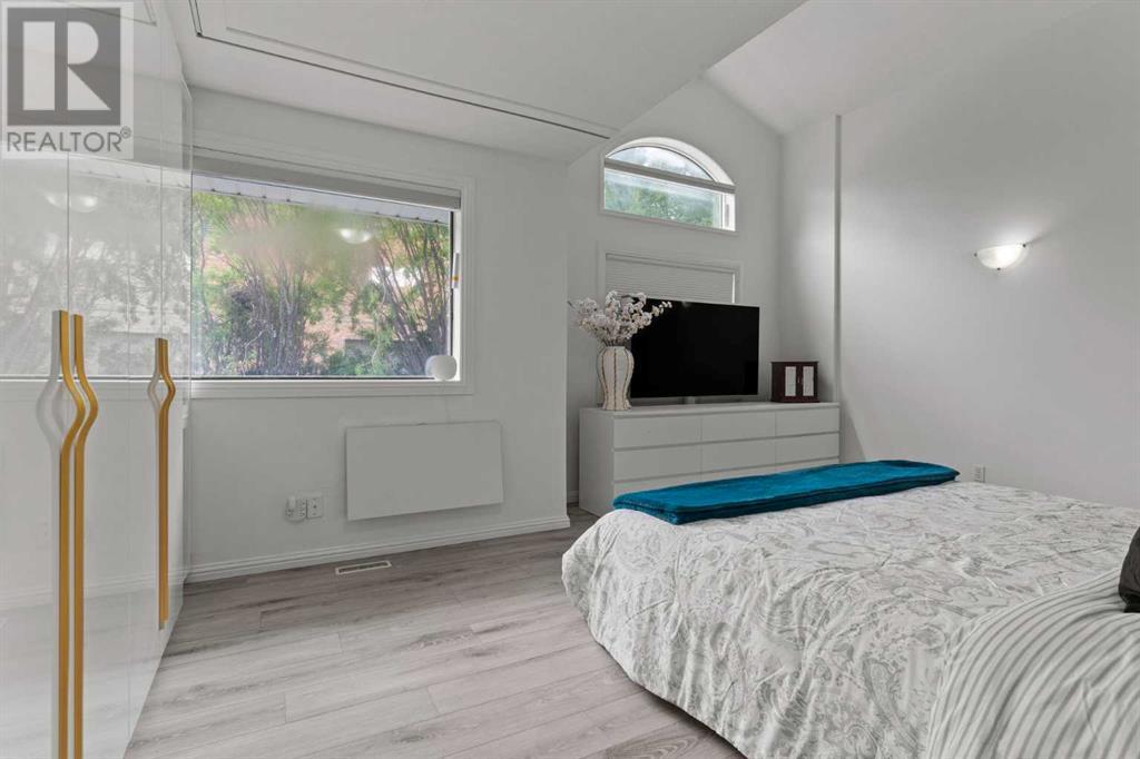 Single Family House for Sale in    Avenue NE Crescent Heights Calgary 