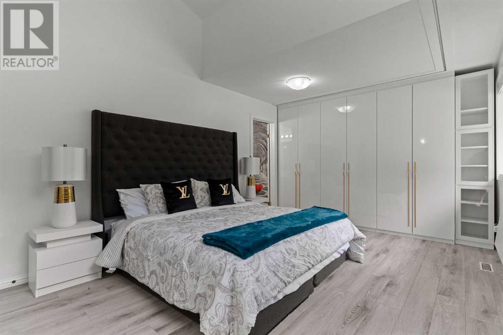 Single Family House for Sale in    Avenue NE Crescent Heights Calgary 