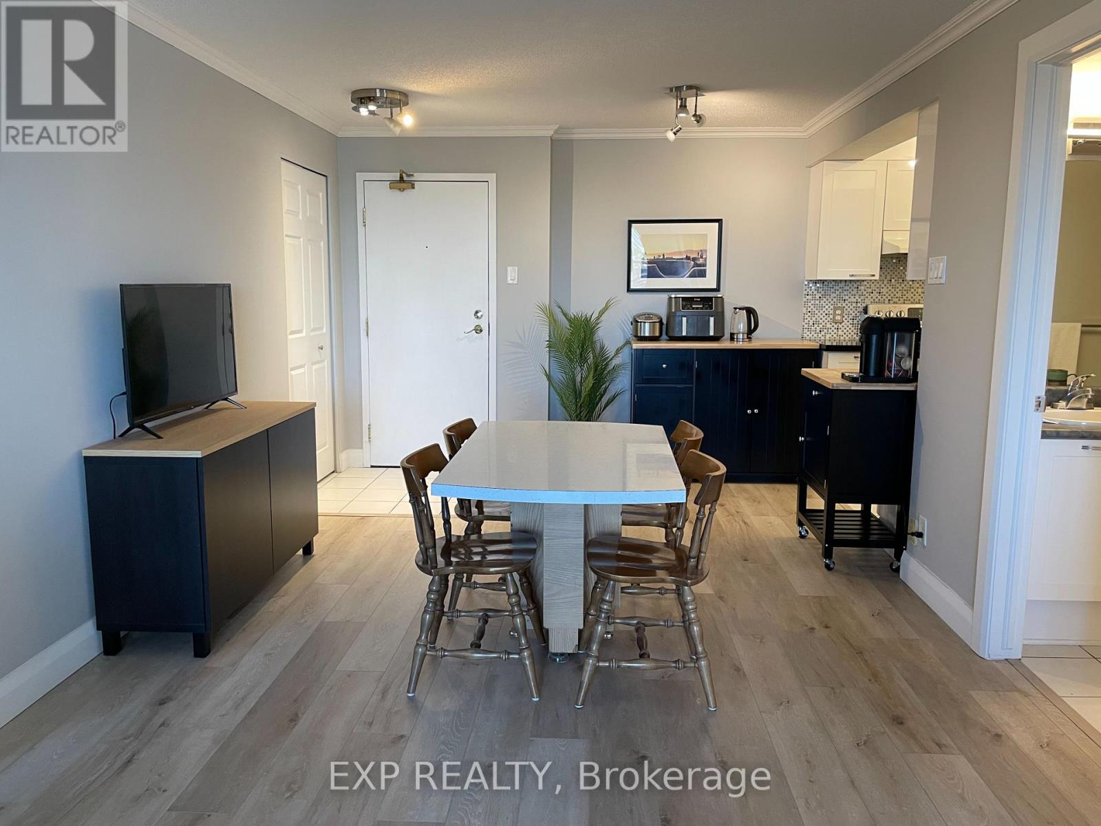 Photo 6 of 1106 429 Somerset Street W, Ottawa ON