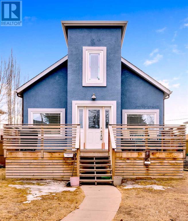 Single Family House for Sale in  Bow Crescent NW Bowness Calgary 