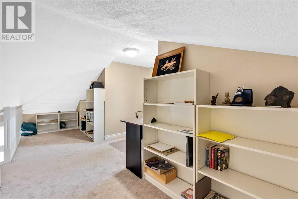 Single Family House for Sale in  Bow Crescent NW Bowness Calgary 