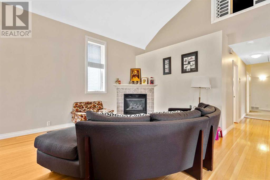 Single Family House for Sale in  Bow Crescent NW Bowness Calgary 