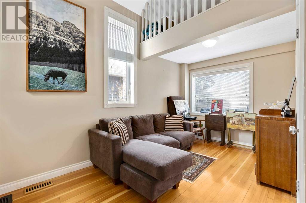 Single Family House for Sale in  Bow Crescent NW Bowness Calgary 