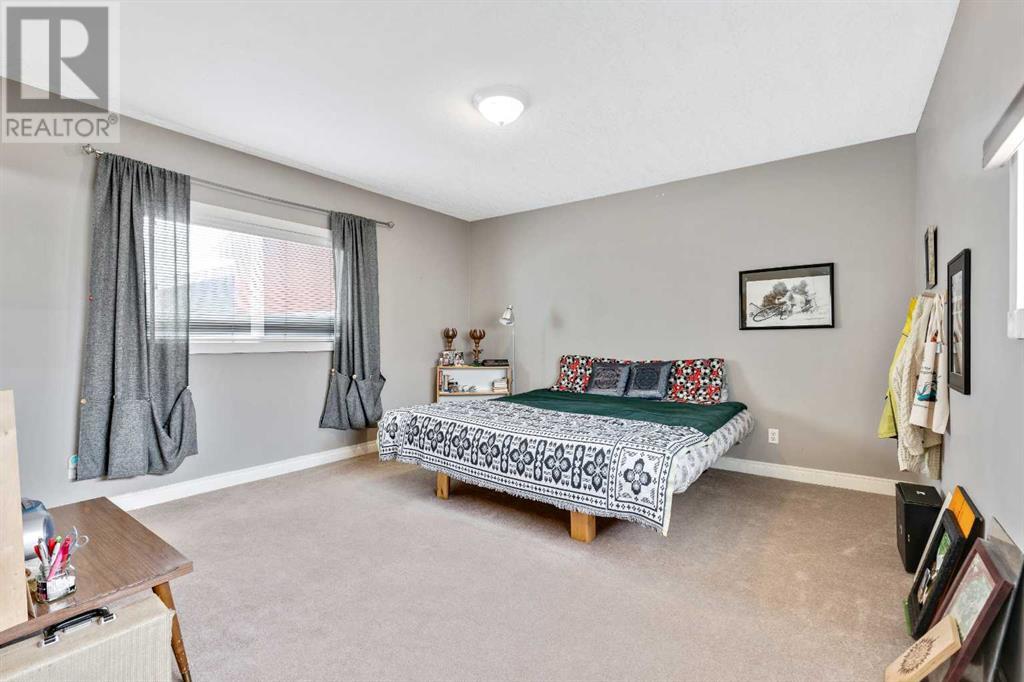 Single Family House for Sale in  Bow Crescent NW Bowness Calgary 