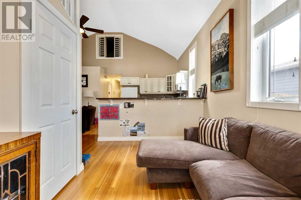Single Family House for Sale in  Bow Crescent NW Bowness Calgary 